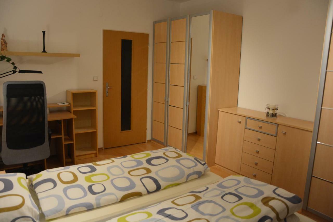 Apartman Zderadova Brno Exterior photo